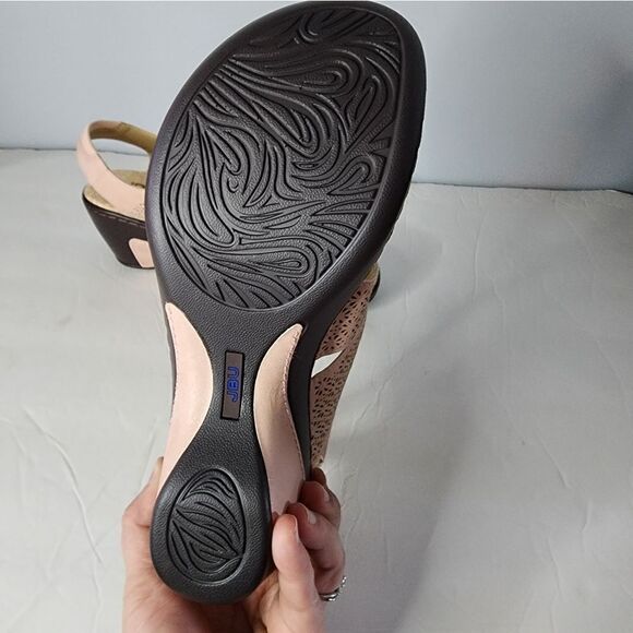 Jambu STEPHANIE Triple Strap Memory Foam Sling Back Sandal Size 9 new - Picture 3 of 6